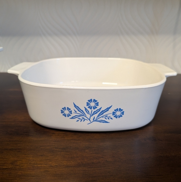 Vintage CorningWare Blue Corn Flower 2 Litre Casserole Dish - Picture 6 of 10
